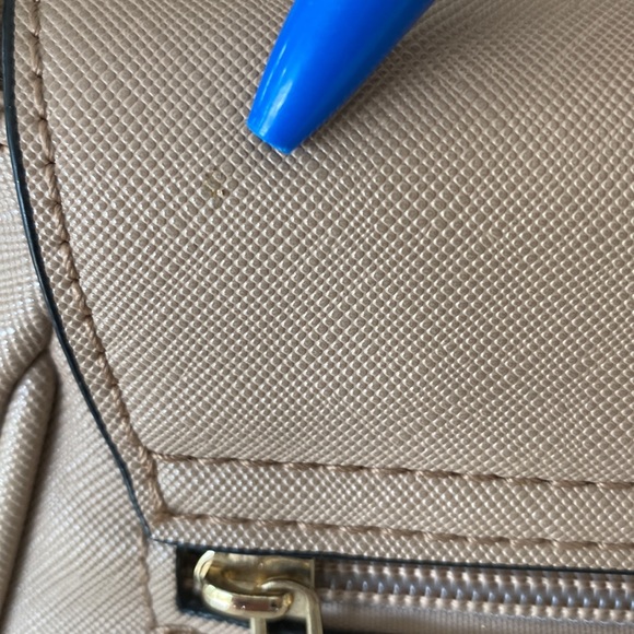 Cross-body Saddle Bag Style Purse - Picture 11 of 11